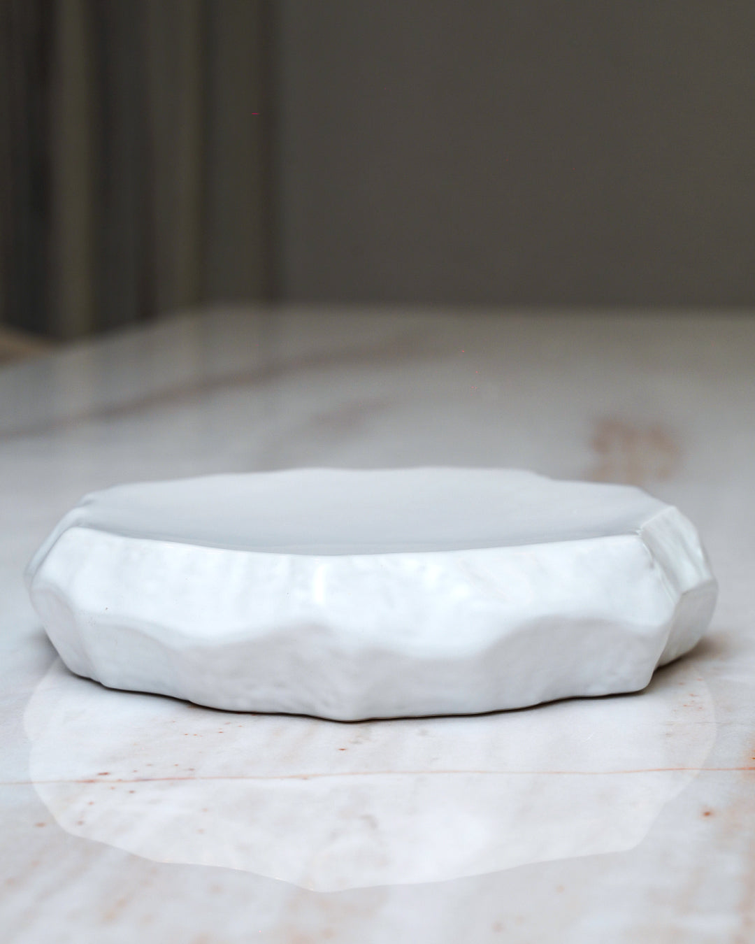Edged Ceramic Plates (BLK/WHT)
