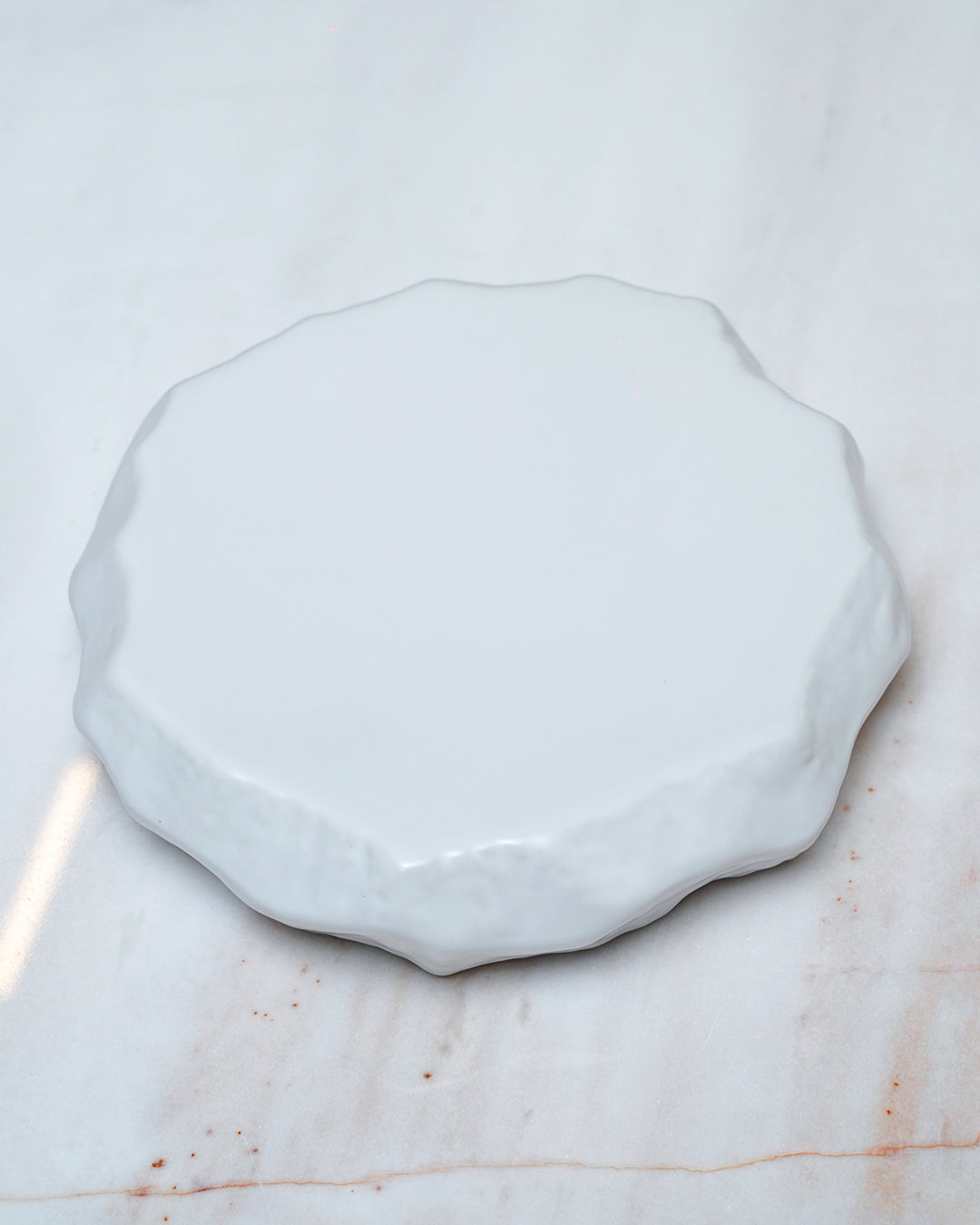 Edged Ceramic Plates (BLK/WHT)