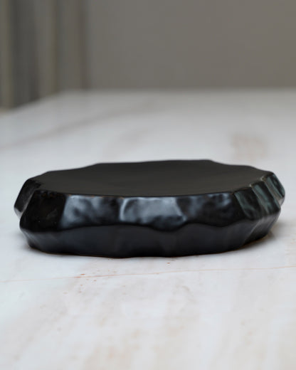 Edged Ceramic Plates (BLK/WHT)