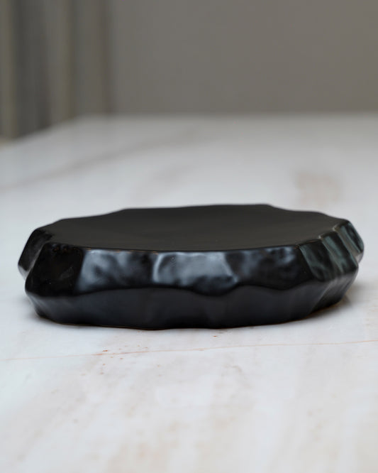 Edged Ceramic Plates (BLK/WHT)