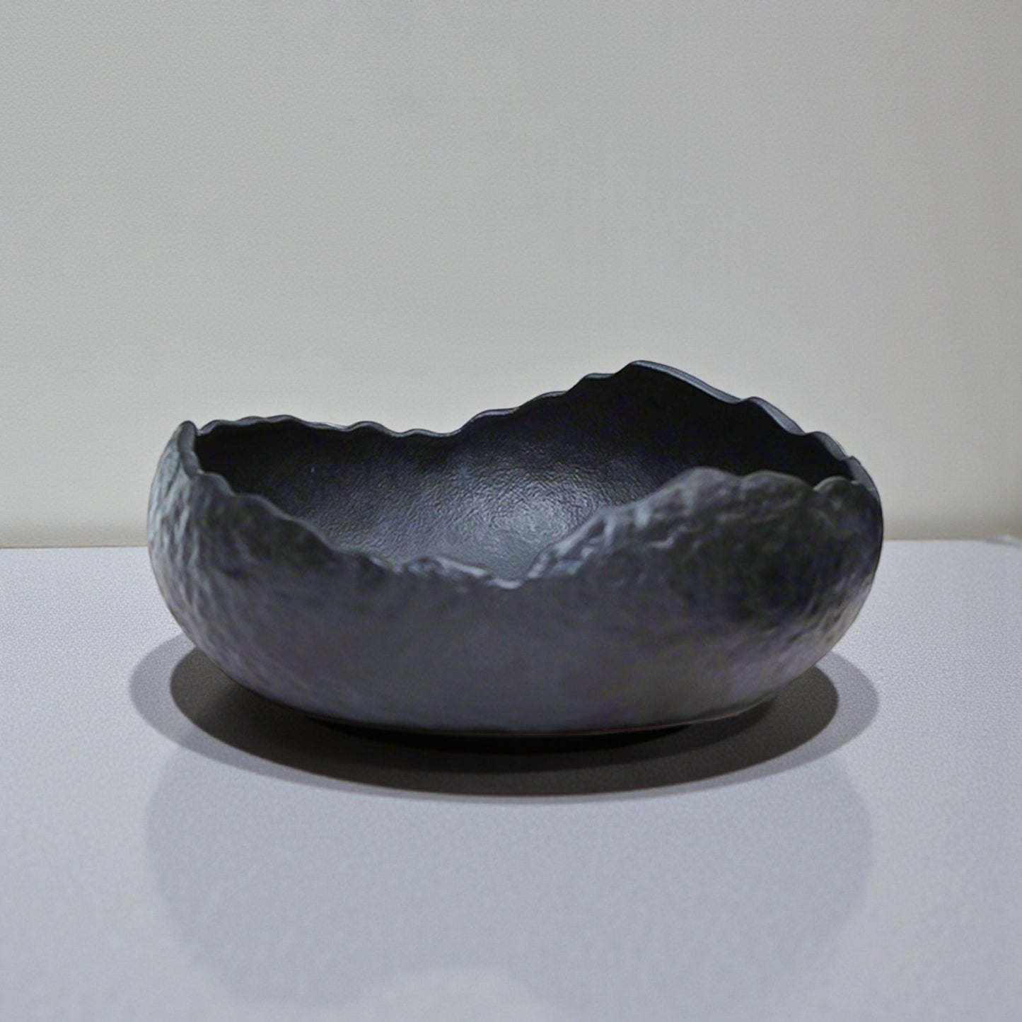 Sculptural Plate (BLK/WHT)
